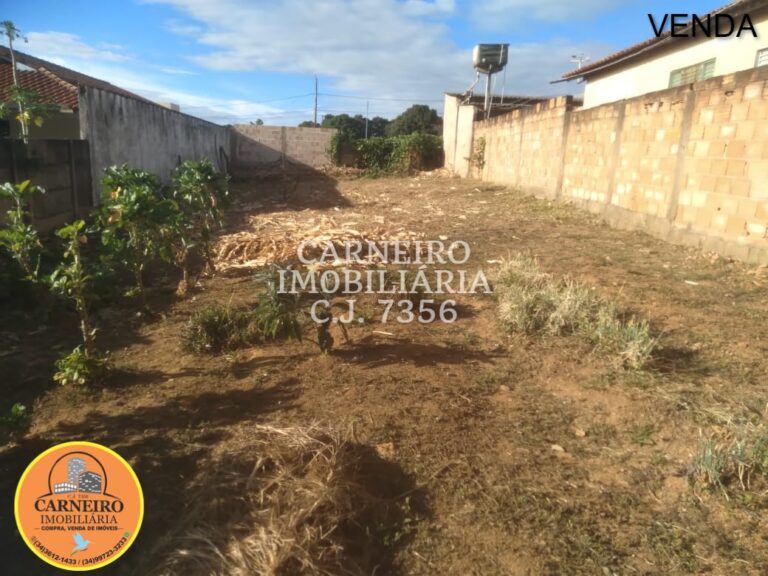 Terreno no bairro Santa Mônica – 120 mil