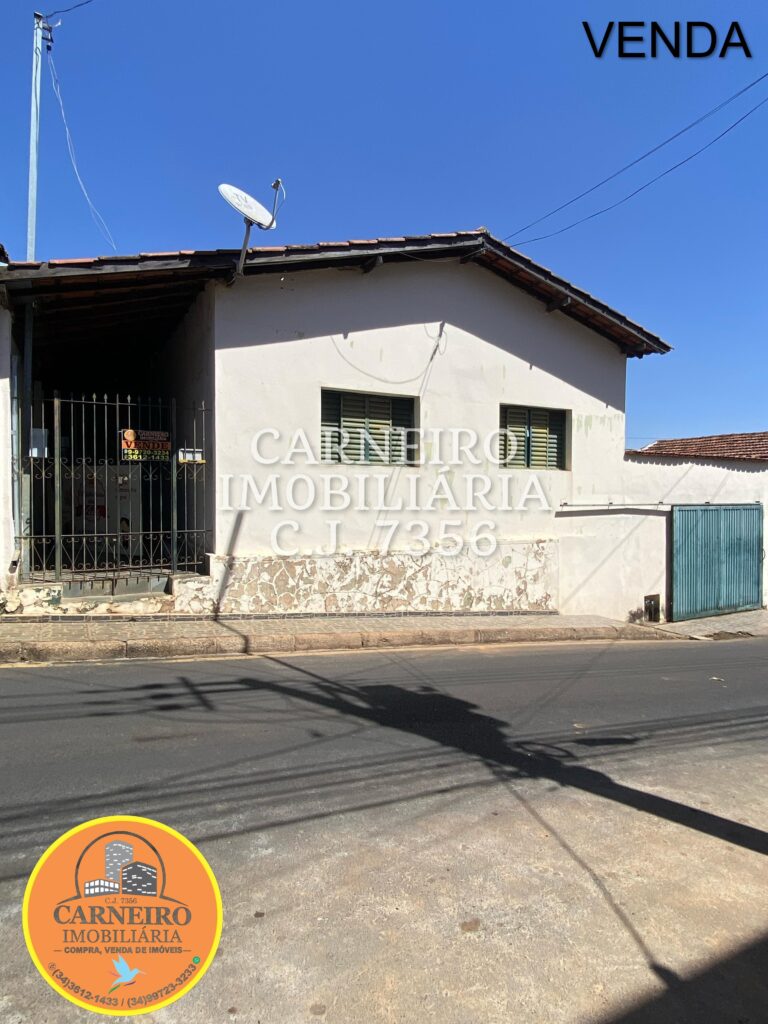 Casa no Centro – 250 mil- VENDIDO