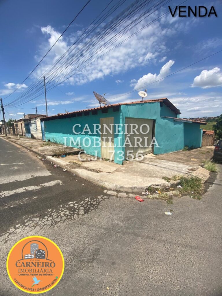 Casa de esquina no Santa Maria – 300 mil